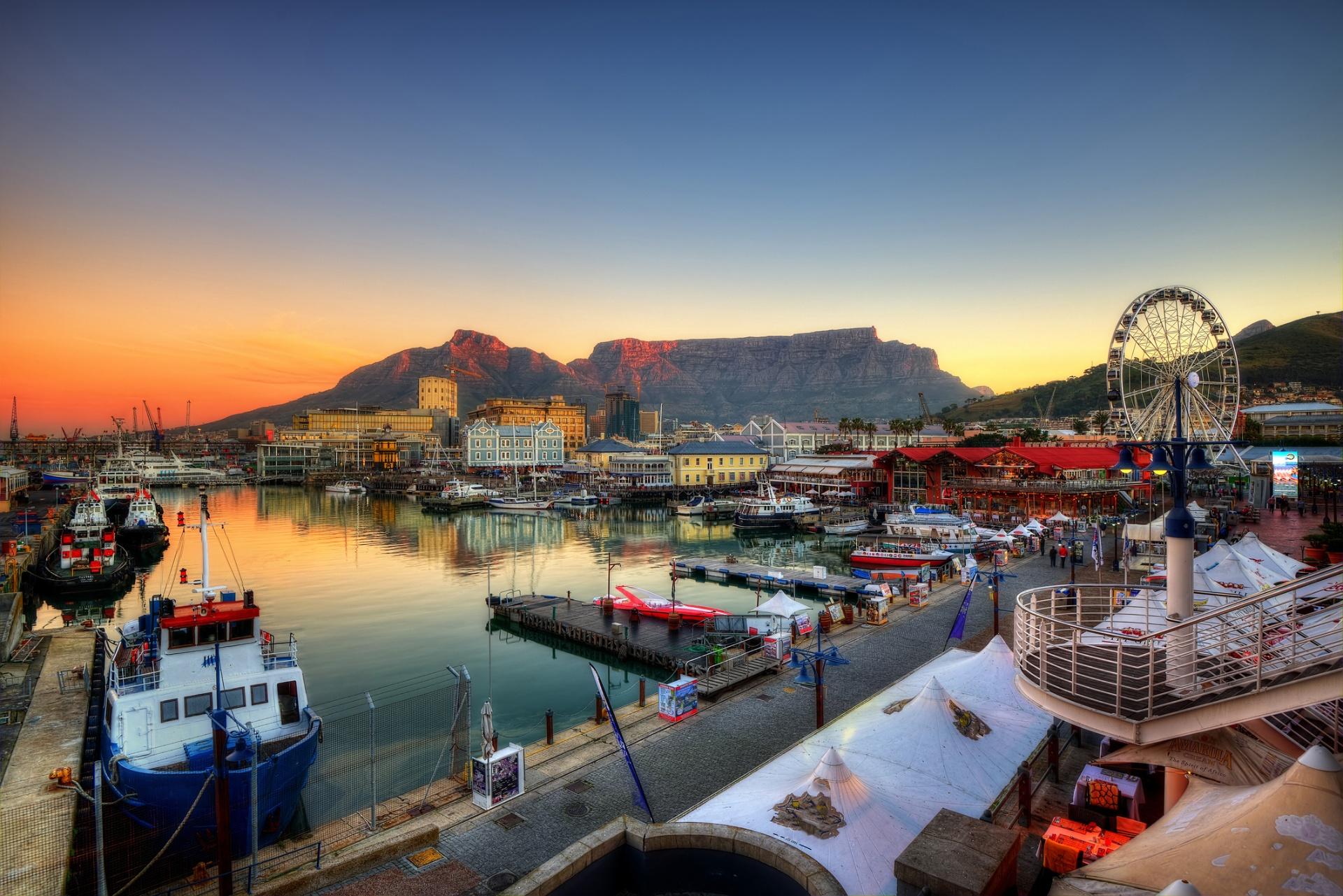 Table Mountain overlooking Cape Town